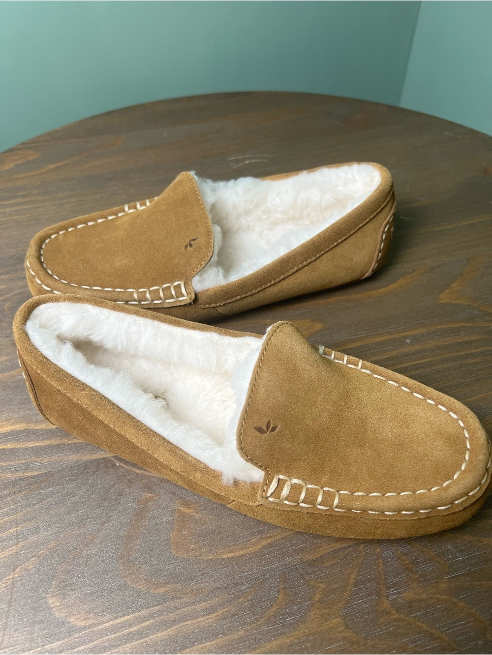 Koolaburra UGG Lezly Soft Suede Faux Fur Moccasin Slippers Chestnut Brown Size 6